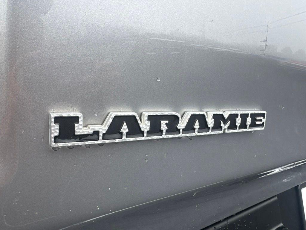RAM 1500 Laramie 4x4 Crew Cab 6'4" Box 2020
