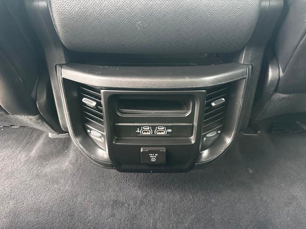 RAM 1500 Laramie 4x4 Crew Cab 6'4" Box 2020