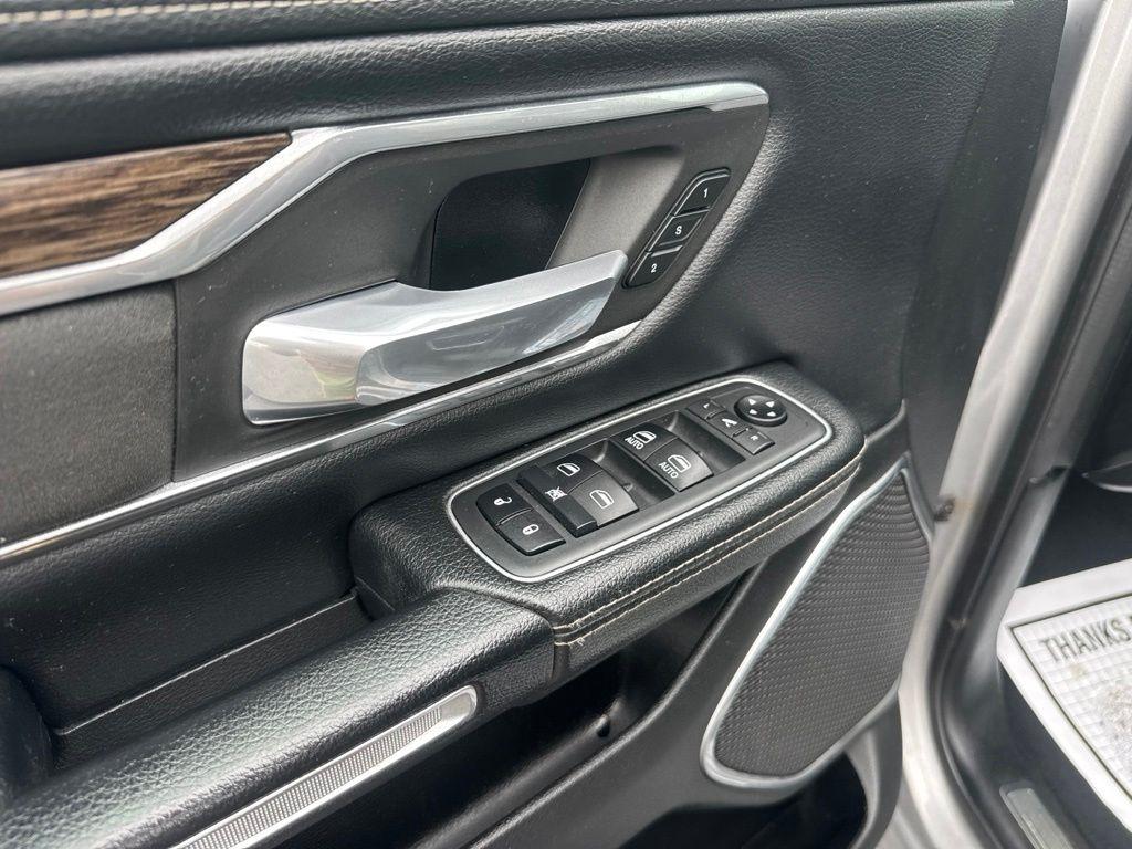 RAM 1500 Laramie 4x4 Crew Cab 6'4" Box 2020