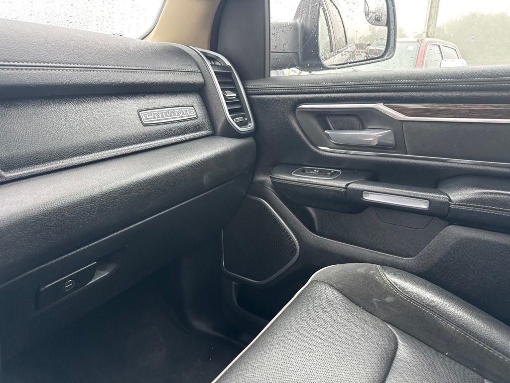 RAM 1500 Laramie 4x4 Crew Cab 6'4" Box 2020