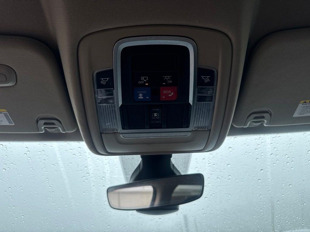 RAM 1500 Laramie 4x4 Crew Cab 6'4" Box 2020