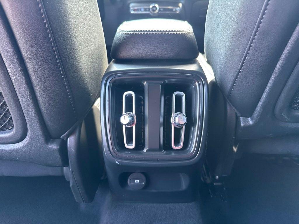 Volvo XC40 T5 AWD R-Design 2022