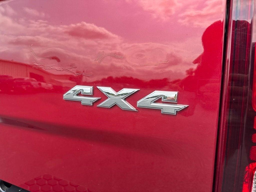 RAM 1500 4WD Crew Cab 149" Sport 2015