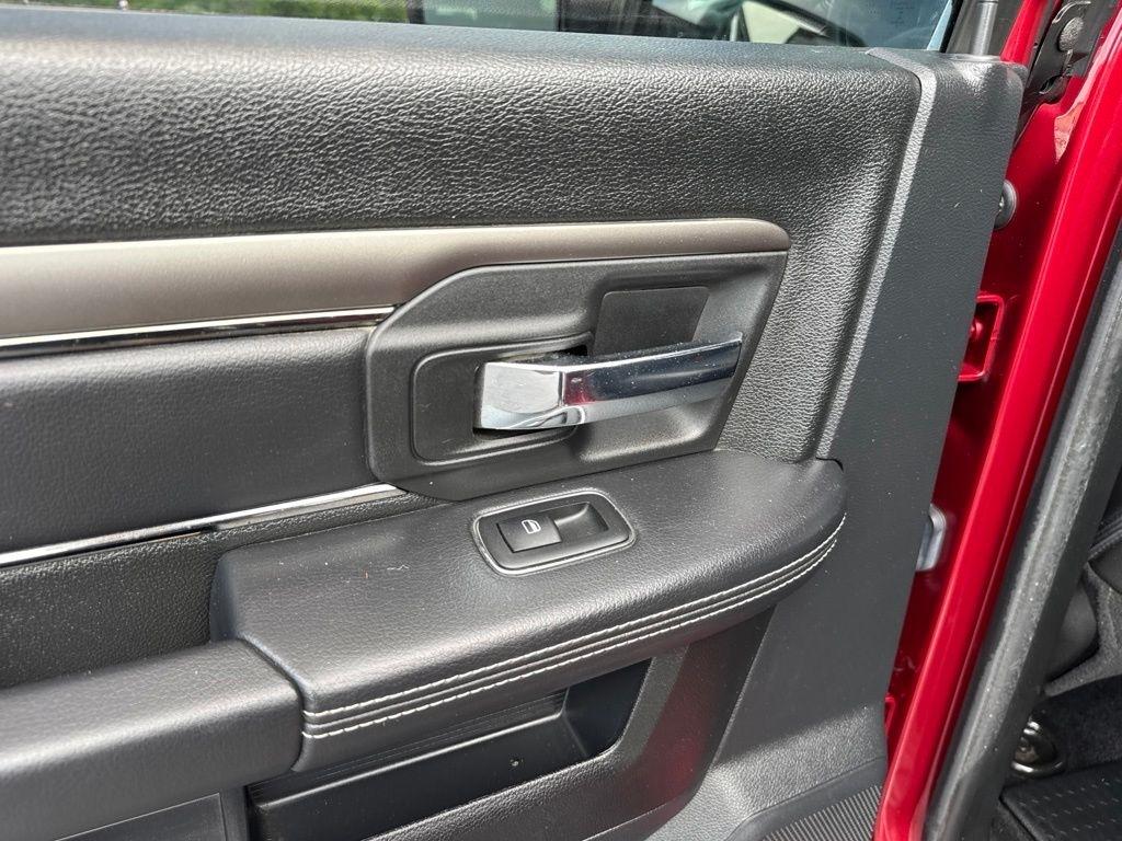 RAM 1500 4WD Crew Cab 149" Sport 2015