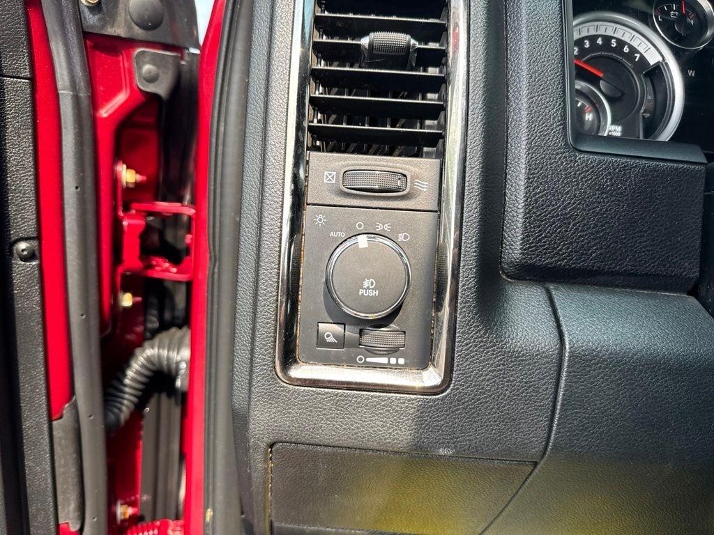 RAM 1500 4WD Crew Cab 149" Sport 2015