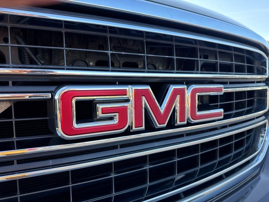 GMC Yukon XL 4WD 4dr SLE 2015