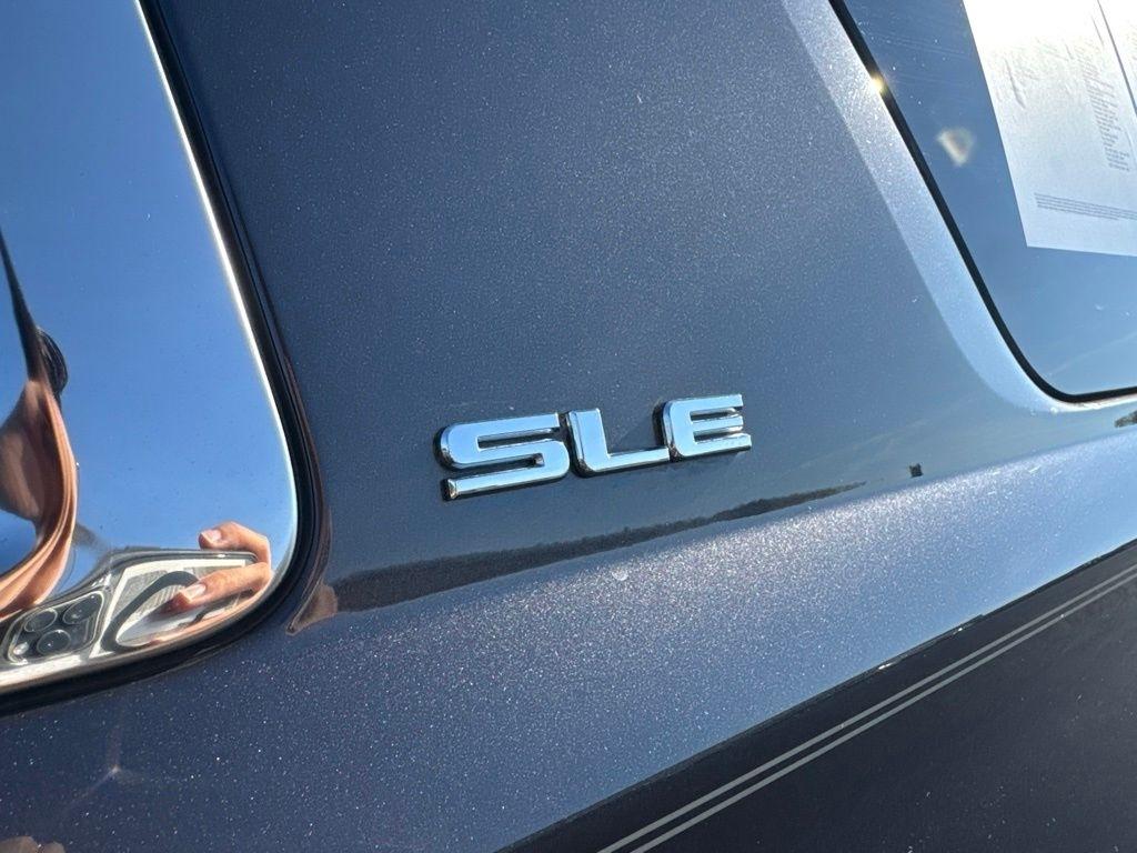 GMC Yukon XL 4WD 4dr SLE 2015