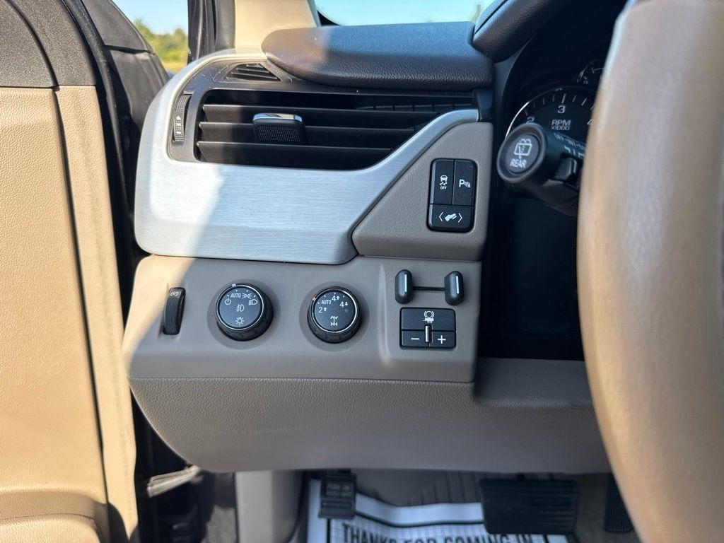 GMC Yukon XL 4WD 4dr SLE 2015