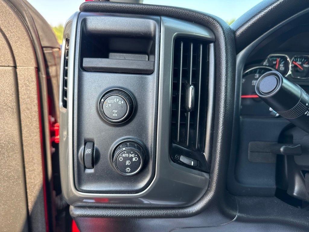 Chevrolet Silverado 1500 4WD Double Cab 143.5" LT w/1LT 2018