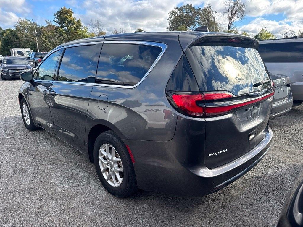Chrysler Pacifica Touring L FWD 2023