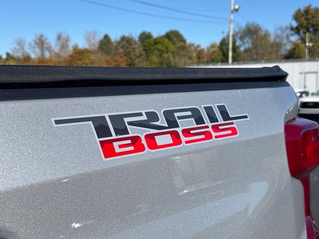 Chevrolet Silverado 1500 LTD 4WD Crew Cab 147" Custom Trail Boss 2022