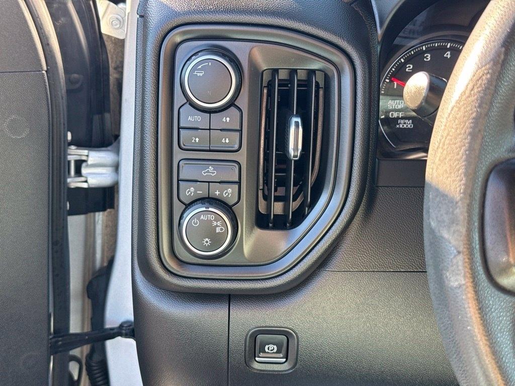 Chevrolet Silverado 1500 LTD 4WD Crew Cab 147" Custom Trail Boss 2022