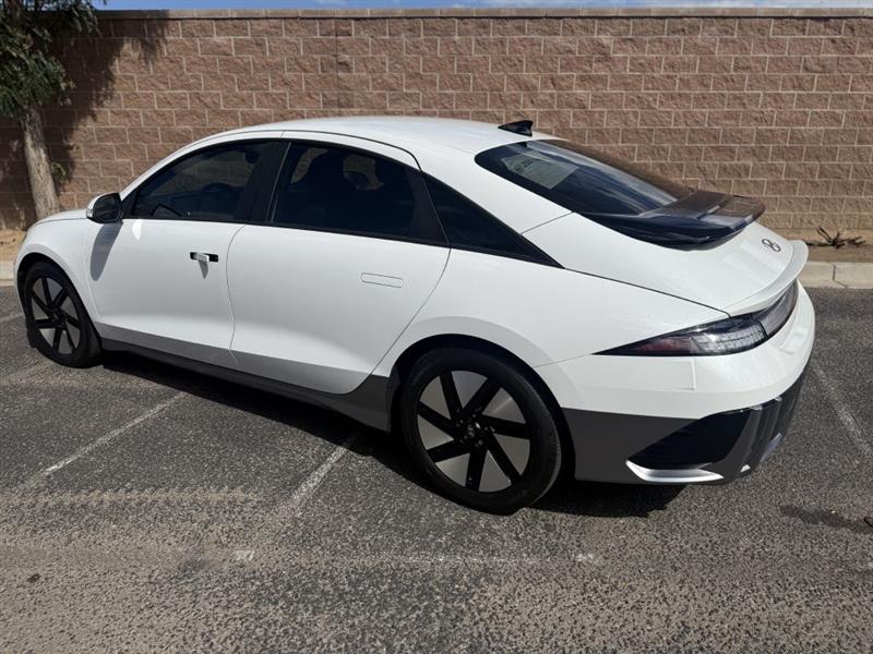 Hyundai Ioniq 6  2023
