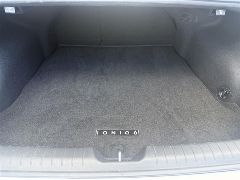 Hyundai Ioniq 6  2023