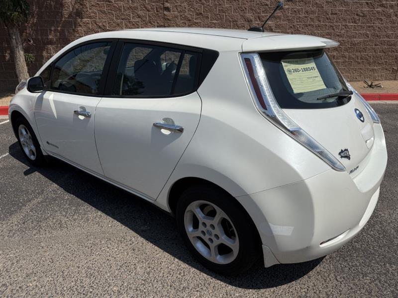 2013 Nissan LEAF SV - Photo 11