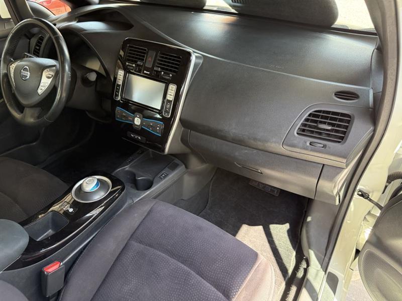 2013 Nissan LEAF SV - Photo 18
