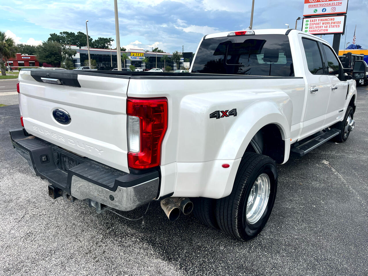 Ford F-350 SD Lariat Crew Cab DRW 4WD 2017 Ford F-350 SD Lariat Crew Cab DRW 4WD 2017