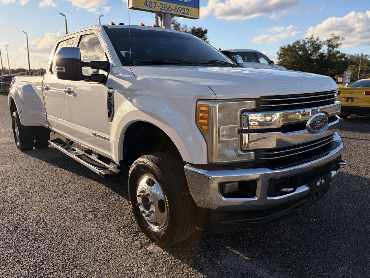 Ford F-350 SD Lariat Crew Cab DRW 4WD 2017