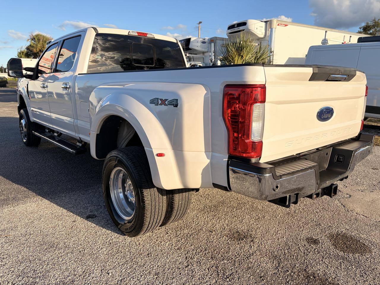 Ford F-350 SD Lariat Crew Cab DRW 4WD 2017