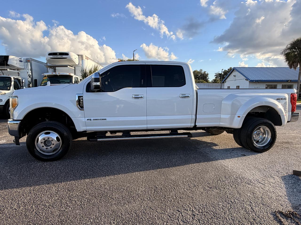Ford F-350 SD Lariat Crew Cab DRW 4WD 2017