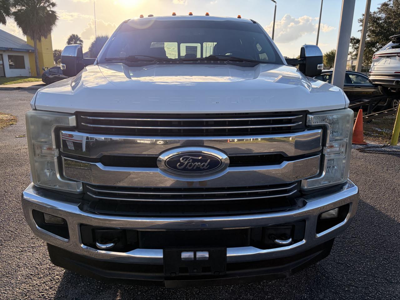 Ford F-350 SD Lariat Crew Cab DRW 4WD 2017