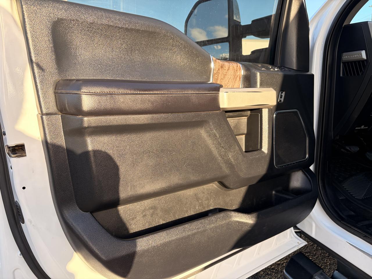 Ford F-350 SD Lariat Crew Cab DRW 4WD 2017