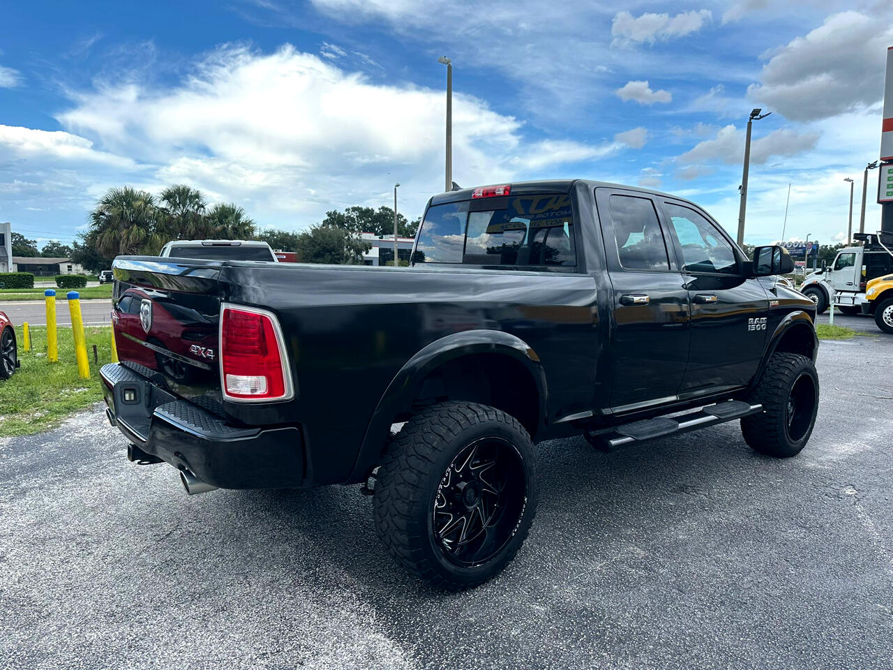 RAM 1500 Laramie Quad Cab 4WD 2017 RAM 1500 Laramie Quad Cab 4WD 2017