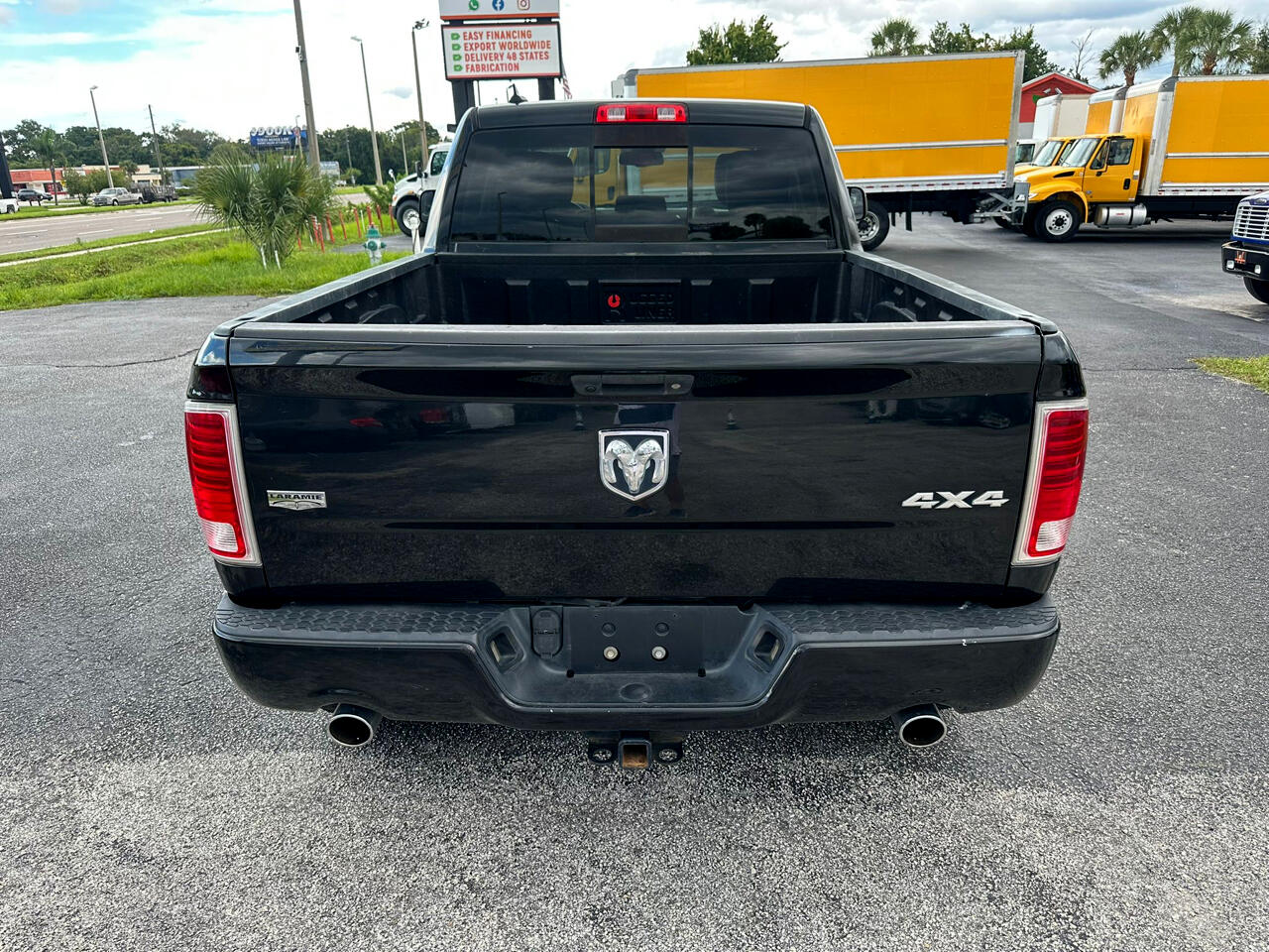 RAM 1500 Laramie Quad Cab 4WD 2017 RAM 1500 Laramie Quad Cab 4WD 2017