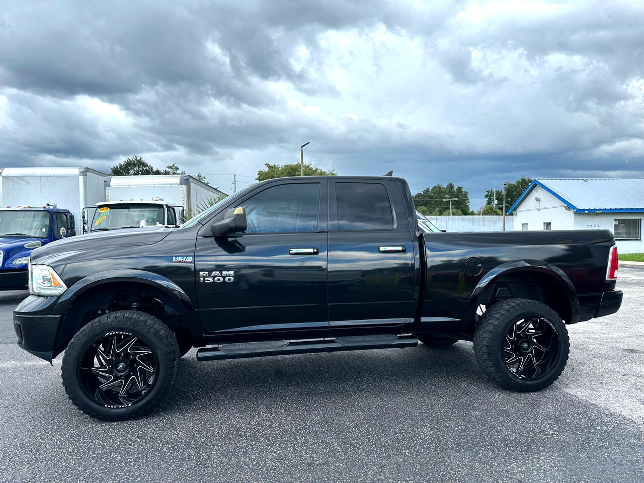 RAM 1500 Laramie Quad Cab 4WD 2017 RAM 1500 Laramie Quad Cab 4WD 2017