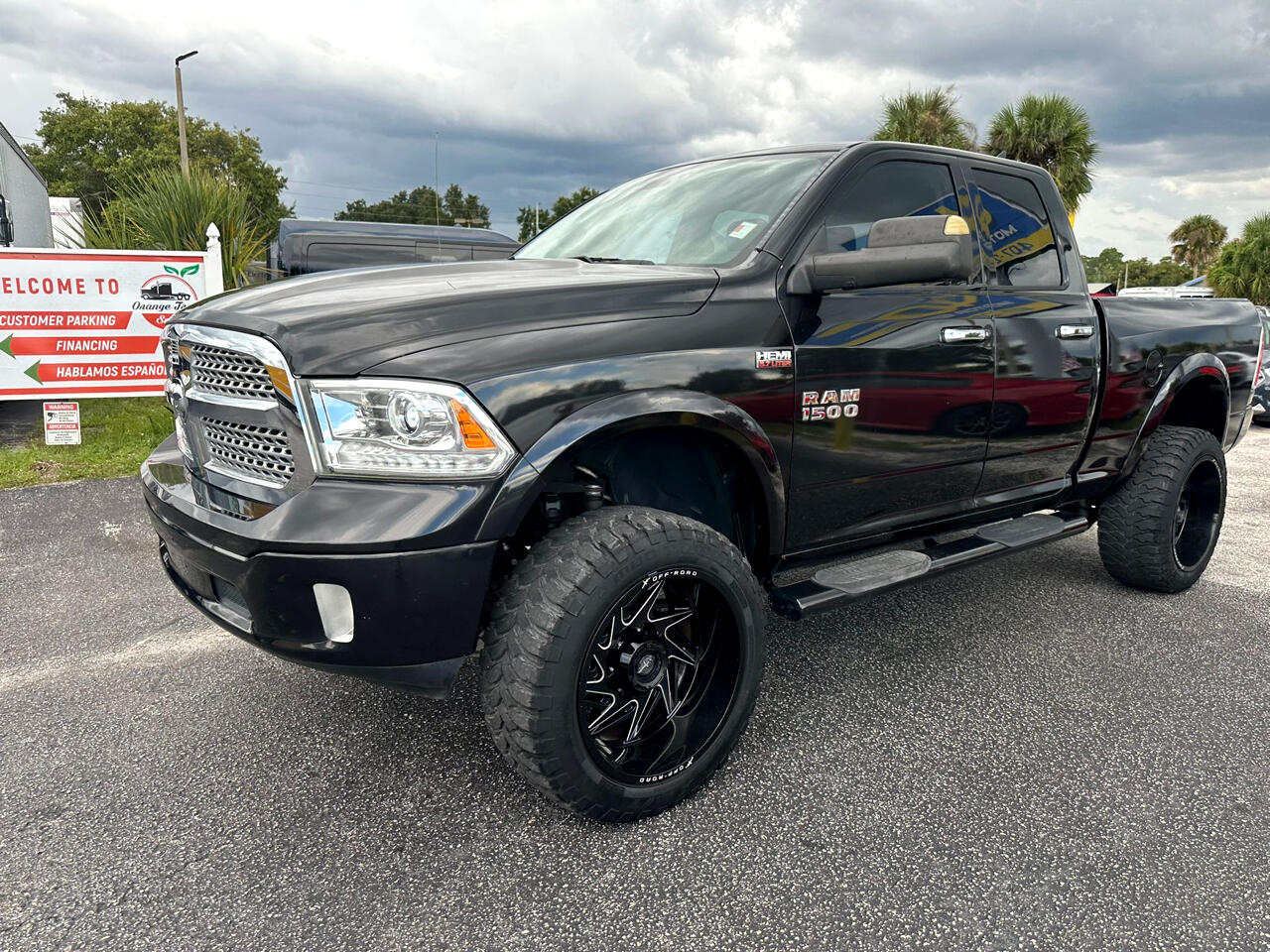 RAM 1500 Laramie Quad Cab 4WD 2017 RAM 1500 Laramie Quad Cab 4WD 2017