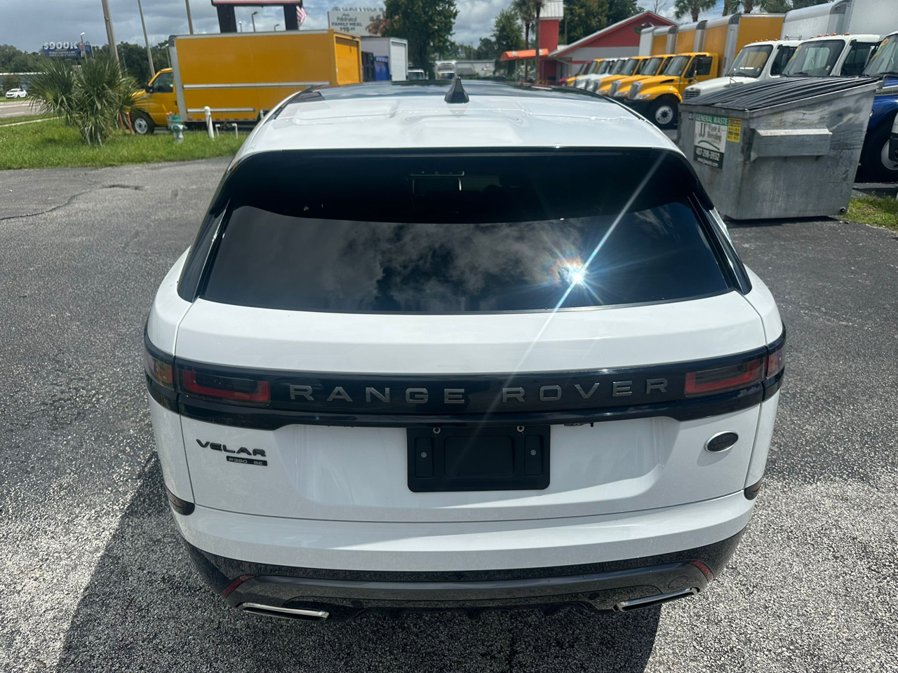 Land Rover Range Rover Velar R-Dynamic SE 2018 Land Rover Range Rover Velar R-Dynamic SE 2018