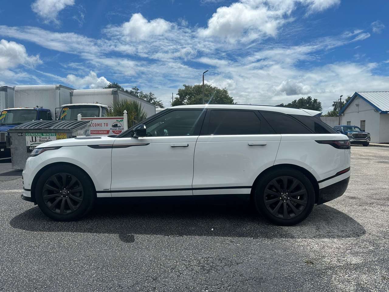 Land Rover Range Rover Velar R-Dynamic SE 2018 Land Rover Range Rover Velar R-Dynamic SE 2018