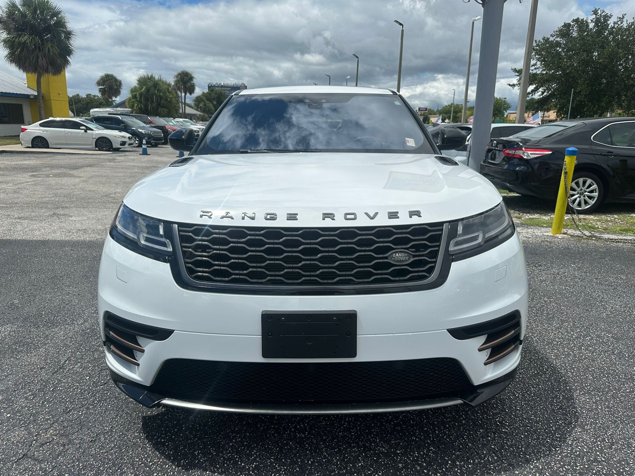 Land Rover Range Rover Velar R-Dynamic SE 2018 Land Rover Range Rover Velar R-Dynamic SE 2018