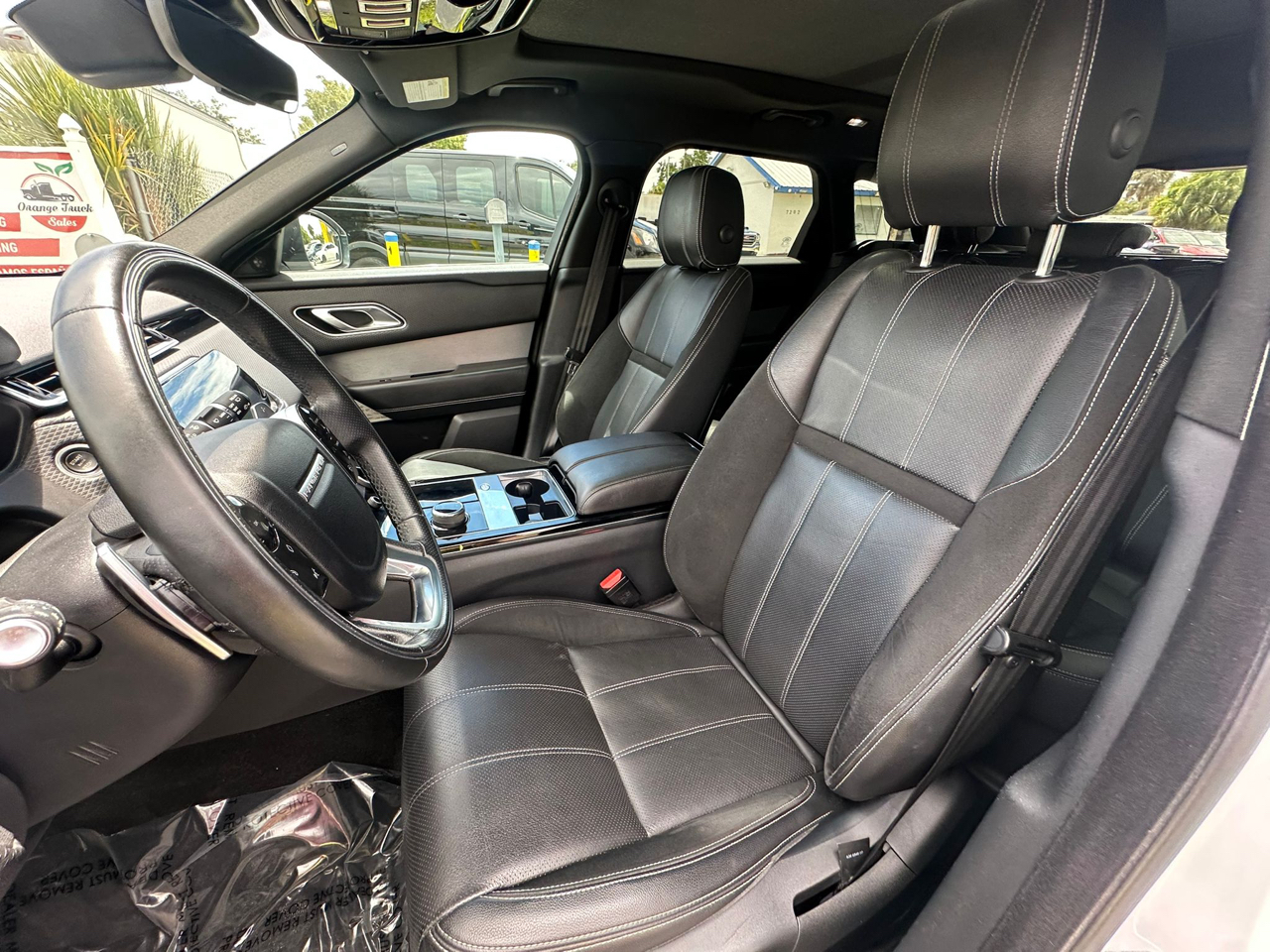 Land Rover Range Rover Velar R-Dynamic SE 2018 Land Rover Range Rover Velar R-Dynamic SE 2018