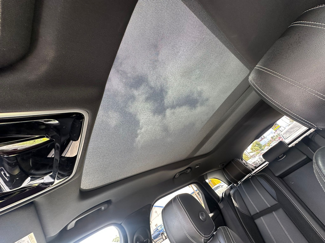 Land Rover Range Rover Velar R-Dynamic SE 2018 Land Rover Range Rover Velar R-Dynamic SE 2018