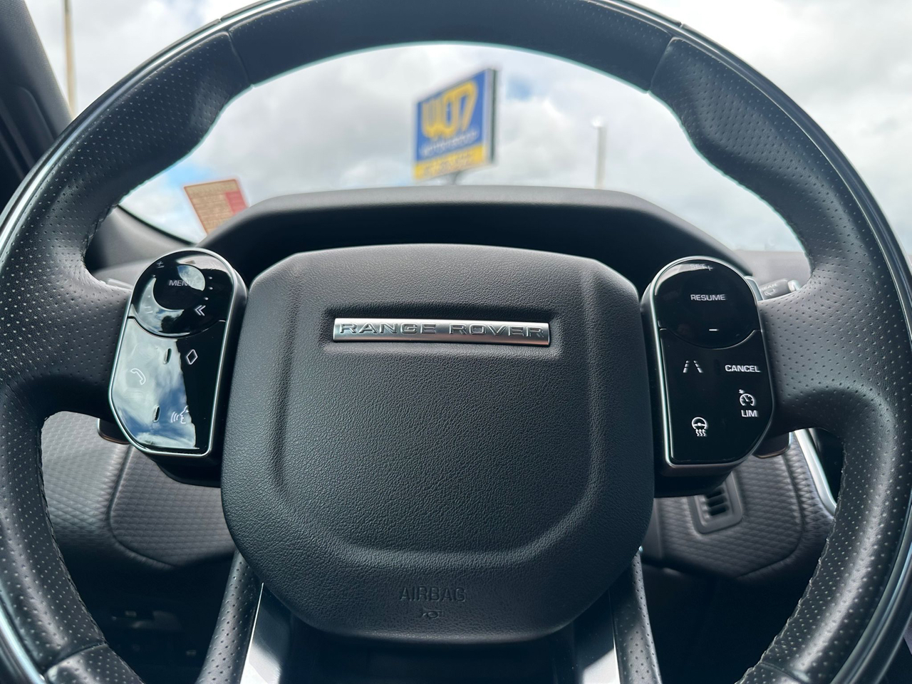 Land Rover Range Rover Velar R-Dynamic SE 2018 Land Rover Range Rover Velar R-Dynamic SE 2018