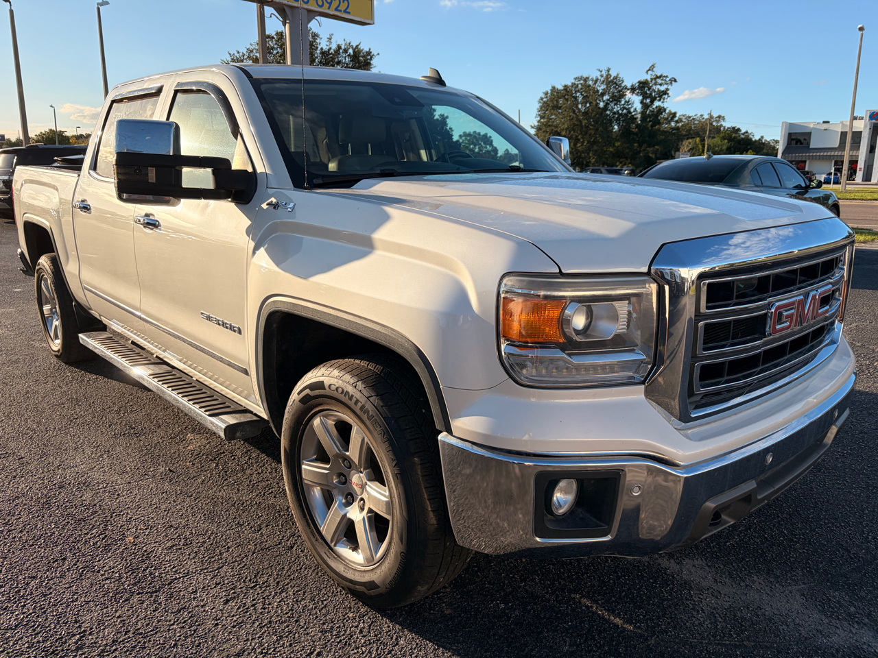 GMC Sierra 1500 SLT Crew Cab Short Box 4WD 2015 GMC Sierra 1500 SLT Crew Cab Short Box 4WD 2015