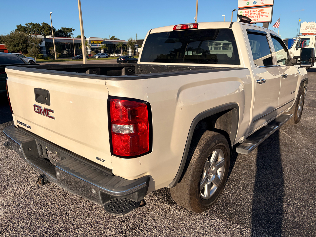 GMC Sierra 1500 SLT Crew Cab Short Box 4WD 2015 GMC Sierra 1500 SLT Crew Cab Short Box 4WD 2015