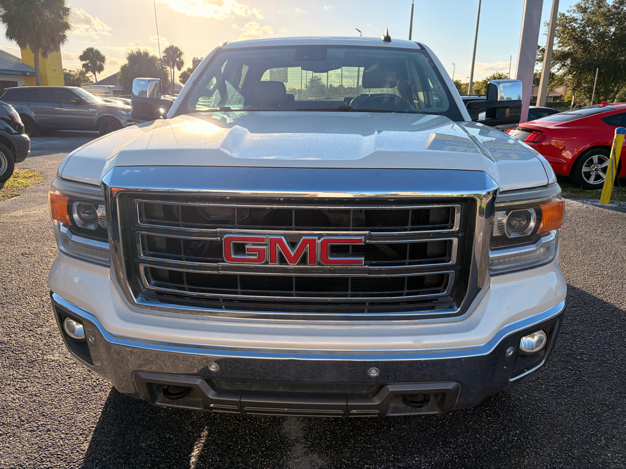 GMC Sierra 1500 SLT Crew Cab Short Box 4WD 2015 GMC Sierra 1500 SLT Crew Cab Short Box 4WD 2015