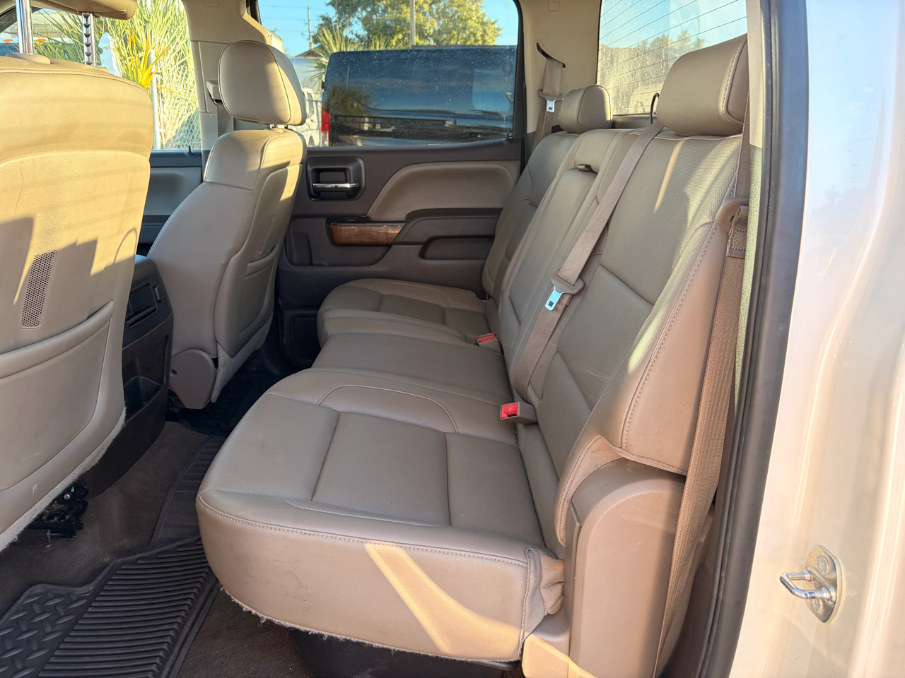 GMC Sierra 1500 SLT Crew Cab Short Box 4WD 2015 GMC Sierra 1500 SLT Crew Cab Short Box 4WD 2015