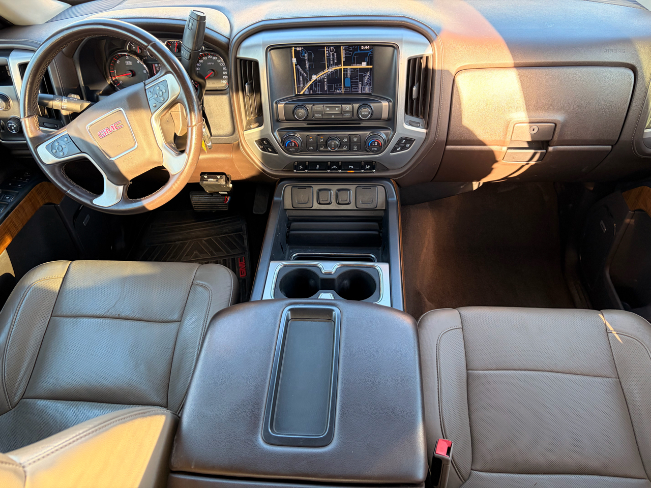 GMC Sierra 1500 SLT Crew Cab Short Box 4WD 2015 GMC Sierra 1500 SLT Crew Cab Short Box 4WD 2015