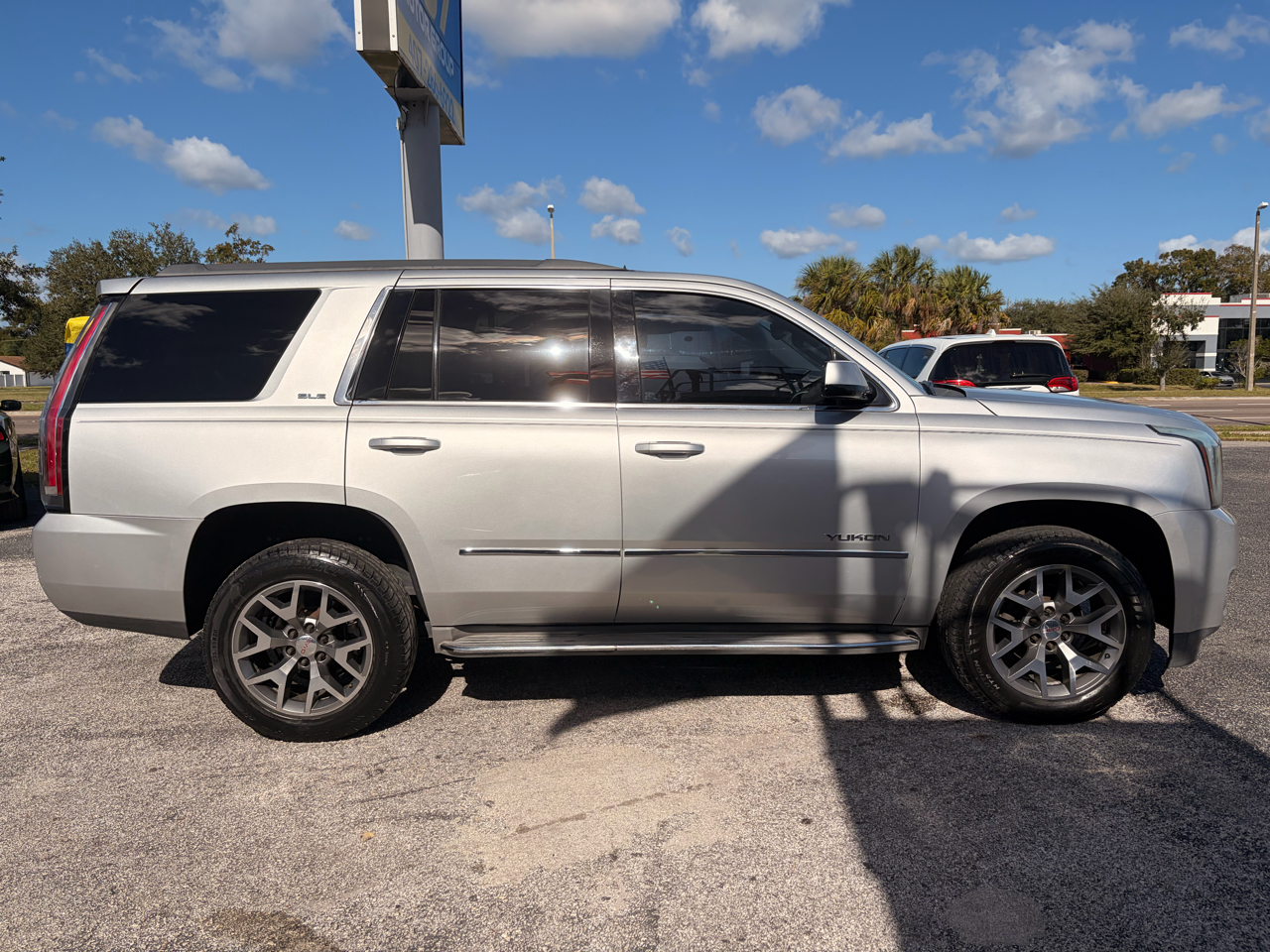 GMC Yukon SLE 4WD 2015