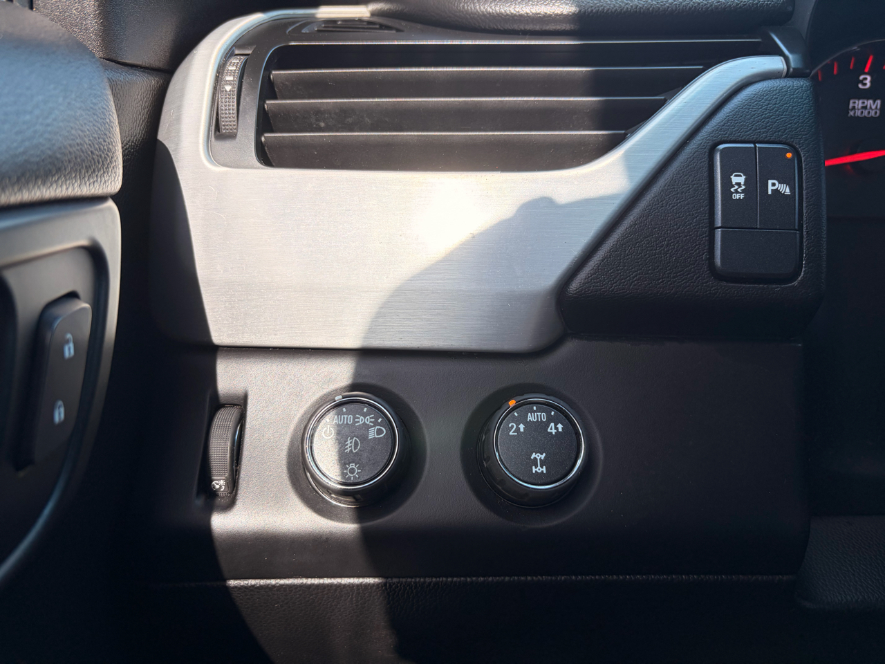 GMC Yukon SLE 4WD 2015