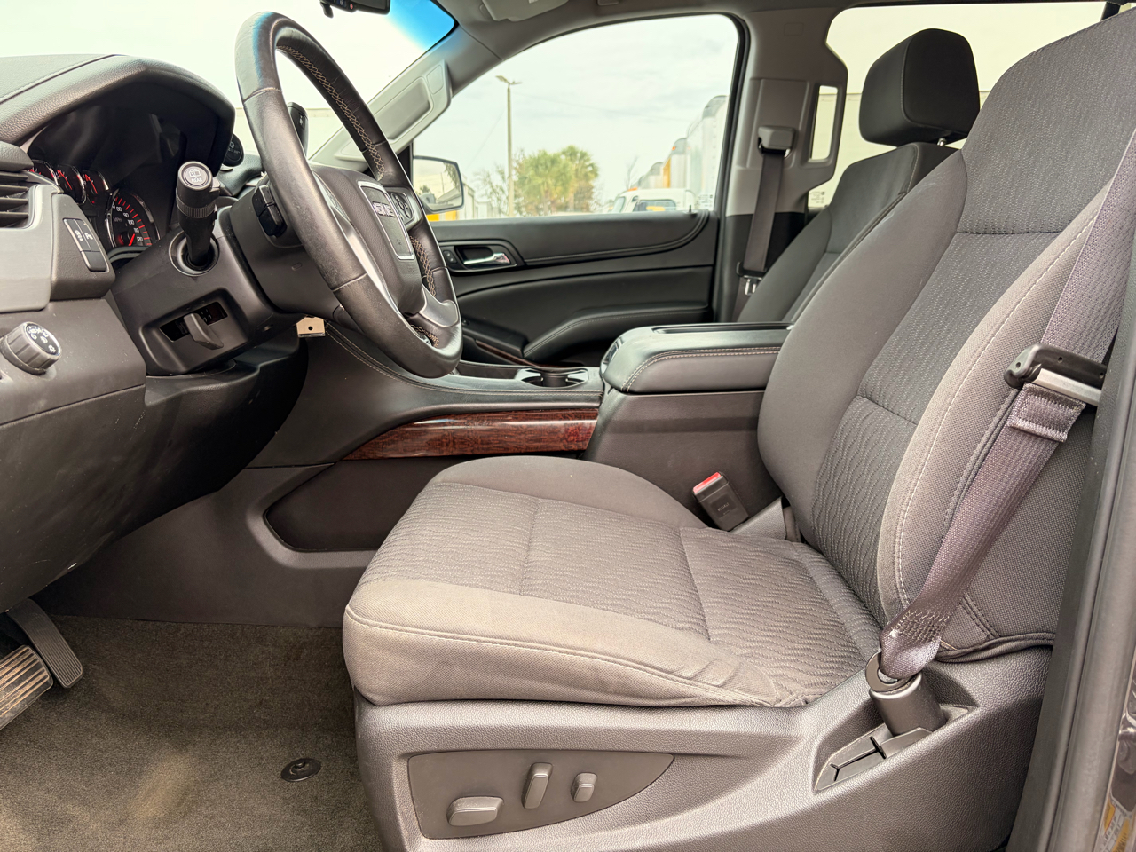 GMC Yukon XL SLE 2WD 2016