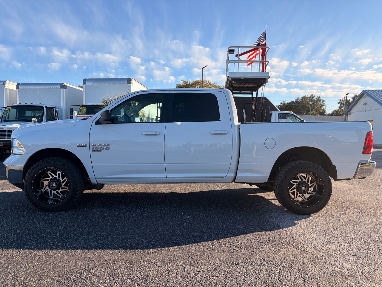 RAM 1500 Classic SLT Crew Cab SWB 2WD 2020