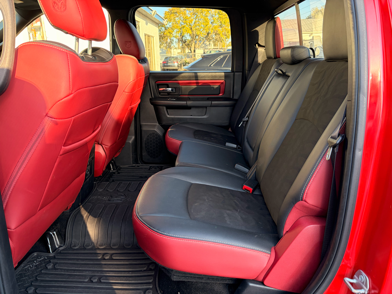 RAM 1500 4WD Crew Cab 140.5" Rebel 2016