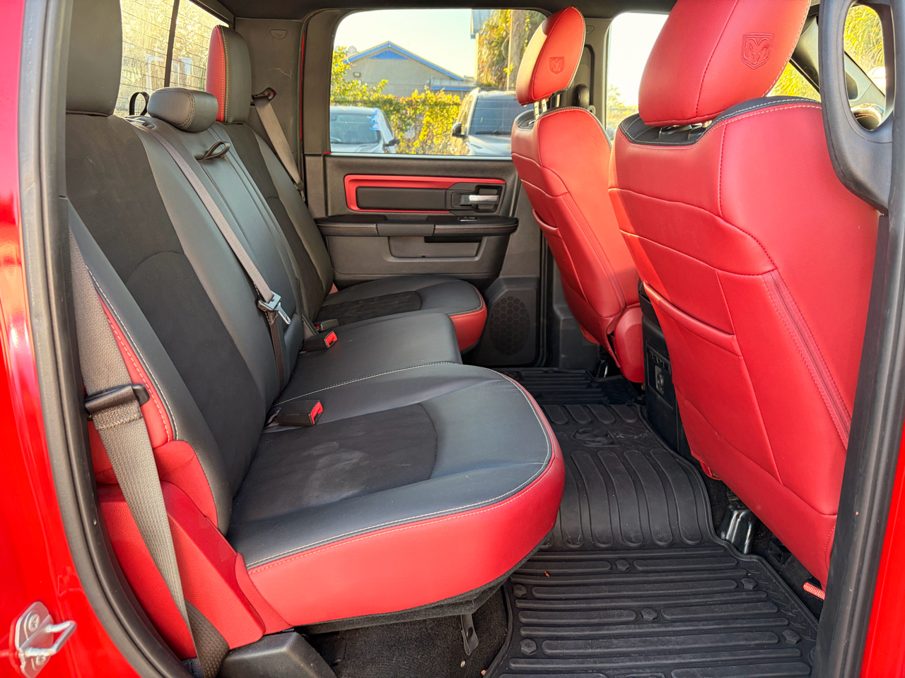 RAM 1500 4WD Crew Cab 140.5" Rebel 2016