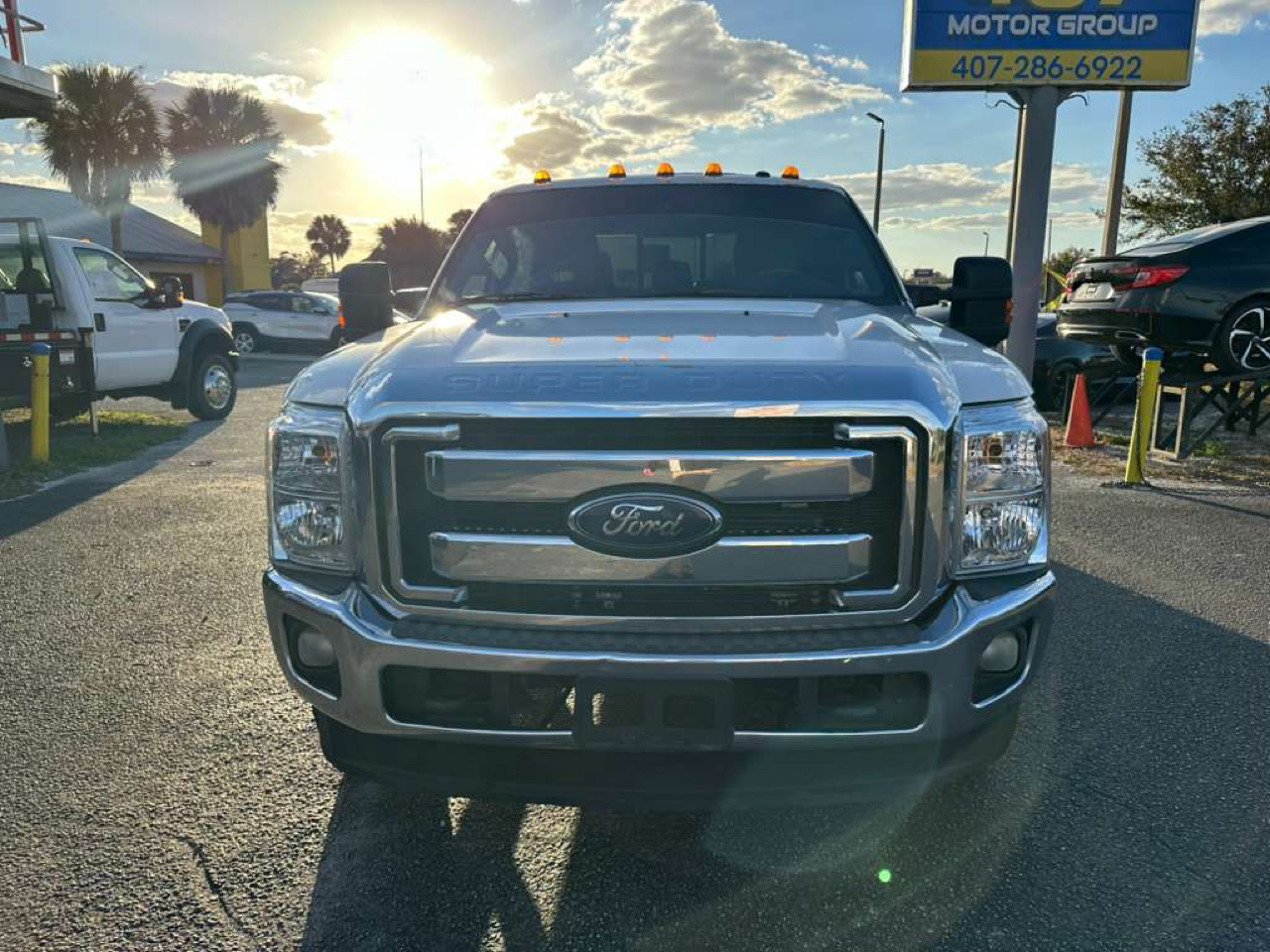 Ford F-350 SD Lariat Crew Cab 4WD 2011