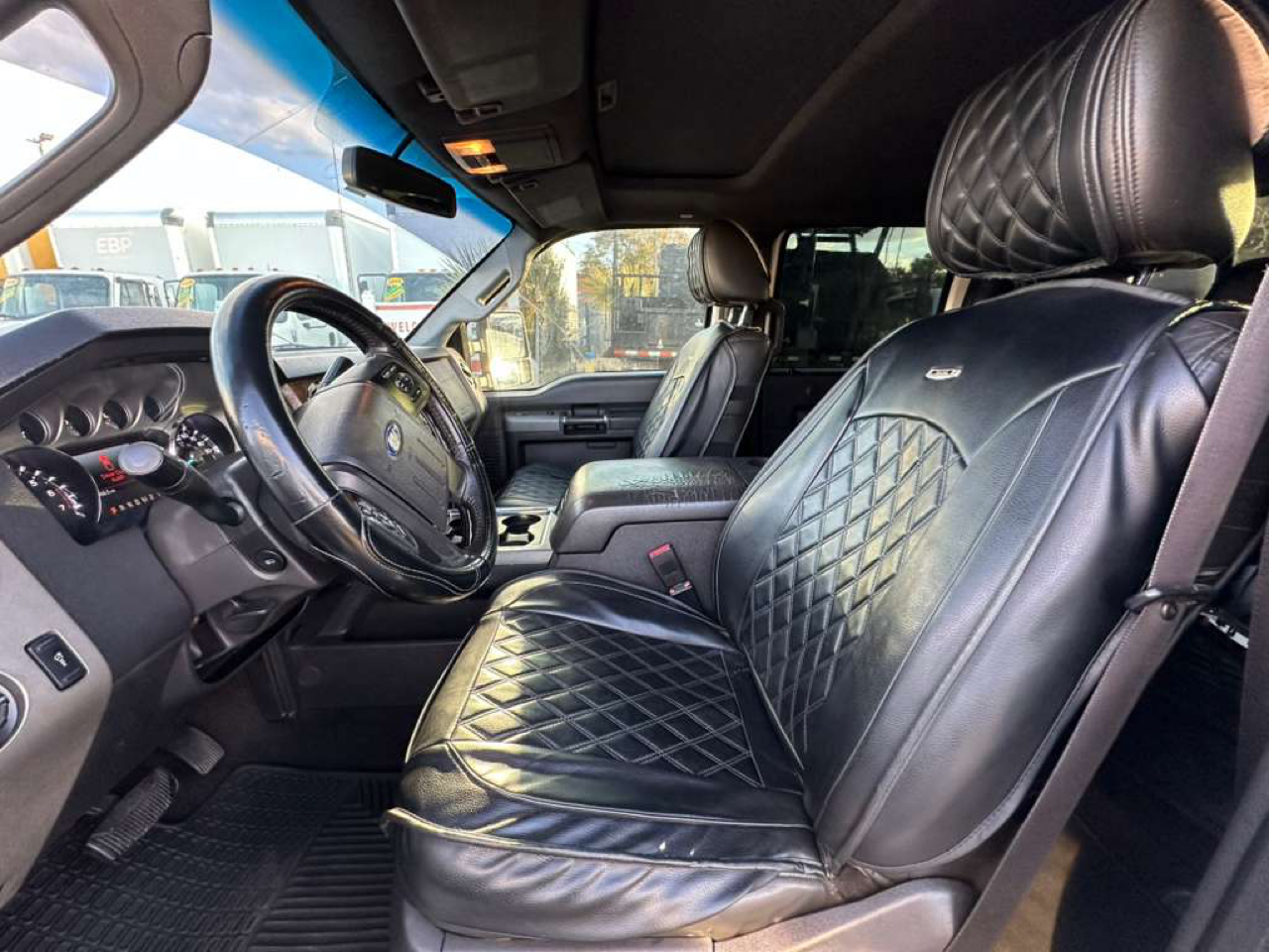 Ford F-350 SD Lariat Crew Cab 4WD 2011