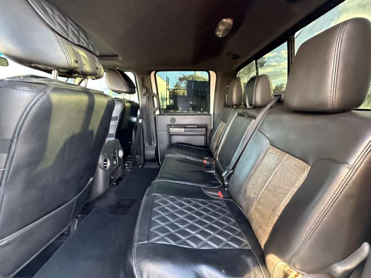 Ford F-350 SD Lariat Crew Cab 4WD 2011